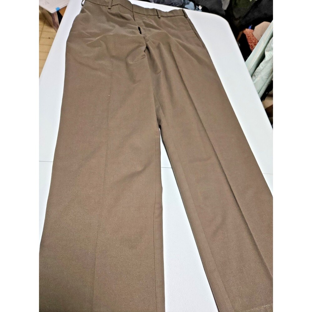 Dockers Classic Fit Men's Dress Pants. Size 36x34.PRE-OWNED Excellent Condition